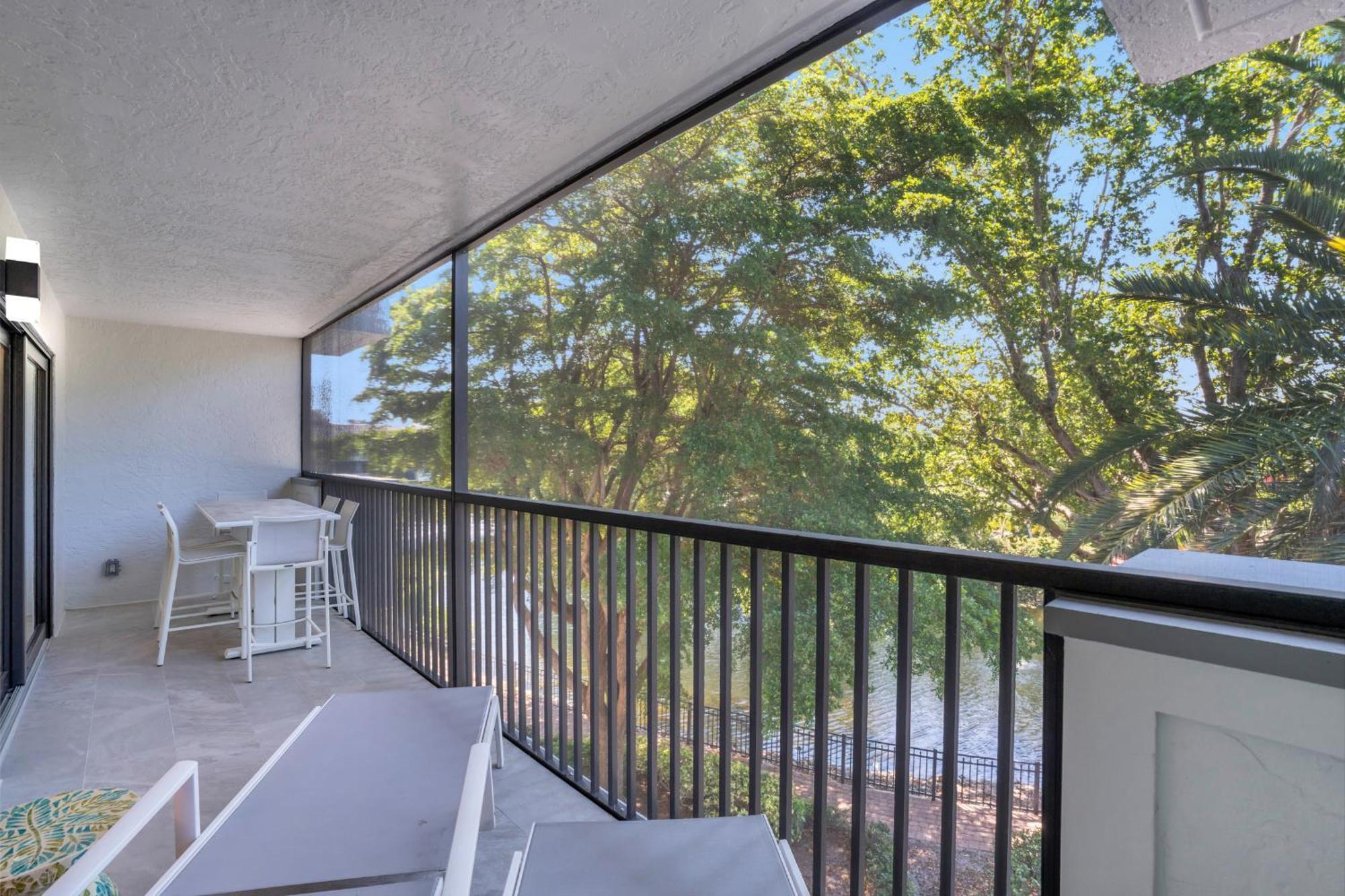 Park Shore Resort By Mike Z Rentals (Adults Only) Naples Exterior photo